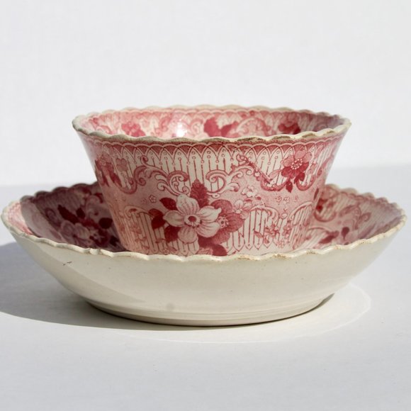 Rare Adams Red Transferware Tea Bowl & Saucer, C. 1820-30s, Hibiscus Border - Picture 2 of 7